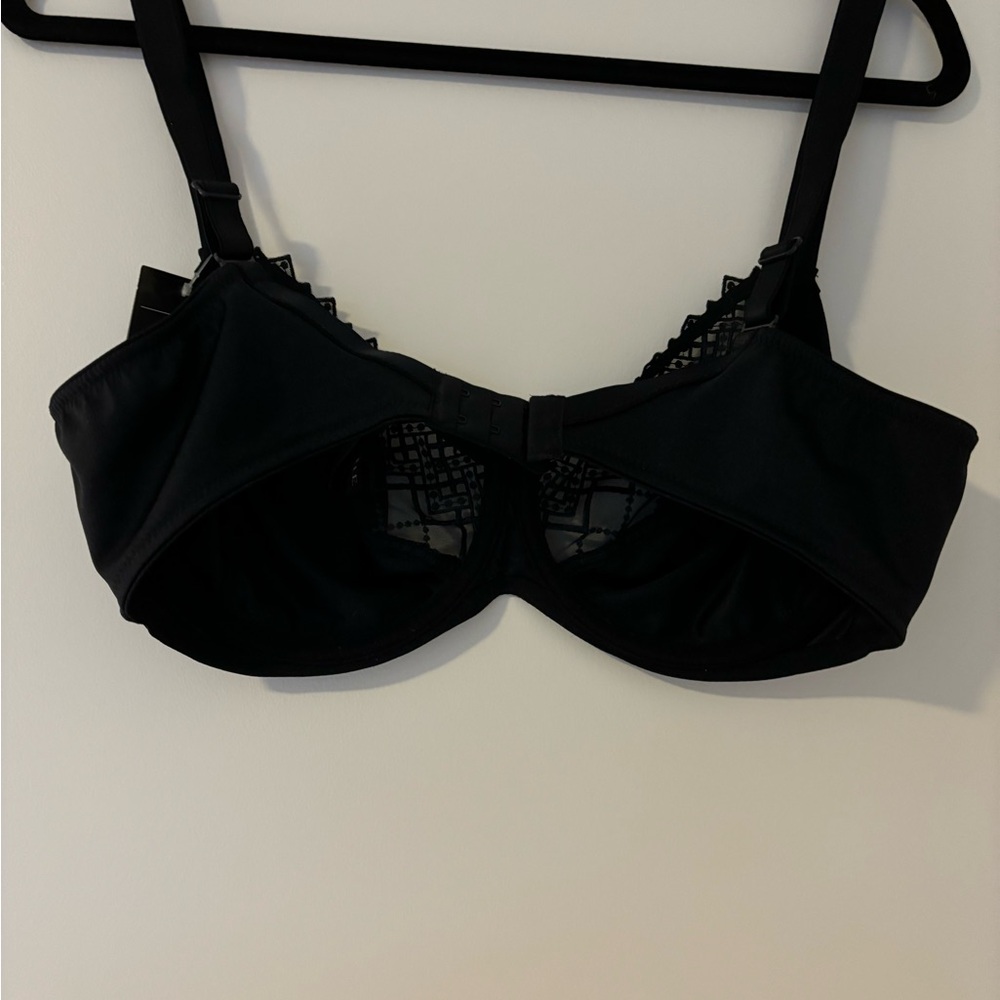 Conturelle Bra - Picture 2 of 6